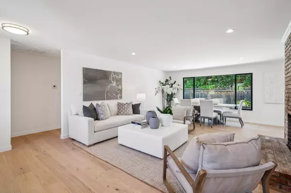 Los Altos, CA 94024,1671 Ben Roe DR