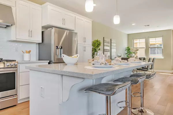 Mountain View, CA 94043,660 Tyrella AVE