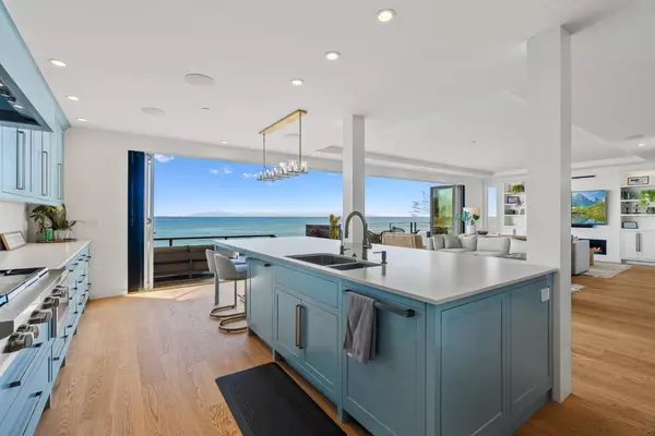 Capitola, CA 95010,108 Grove LN