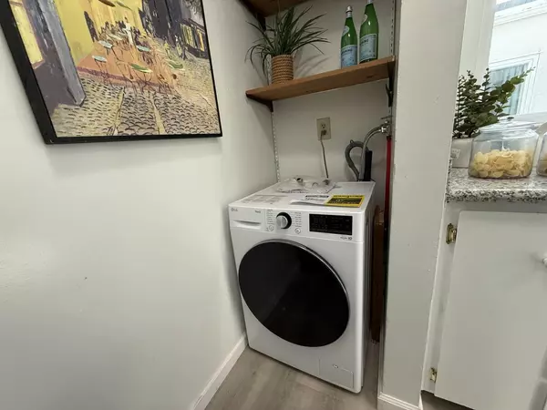 San Mateo, CA 94403,1919 Alameda De Las Pulgas 38