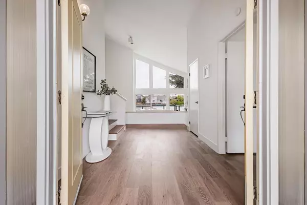 Foster City, CA 94404,221 Shearwater ISLE