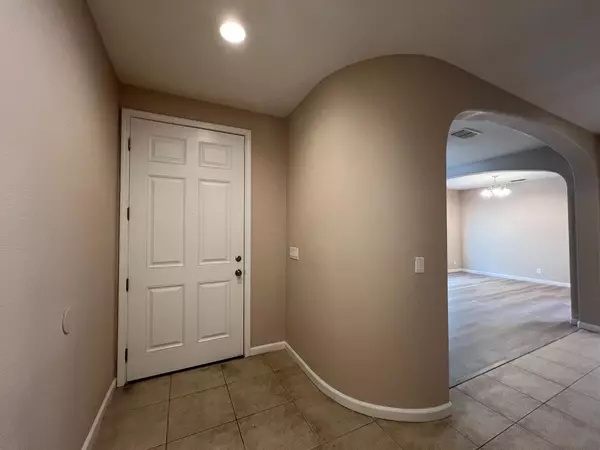 Merced, CA 95348,830 Round Hill DR