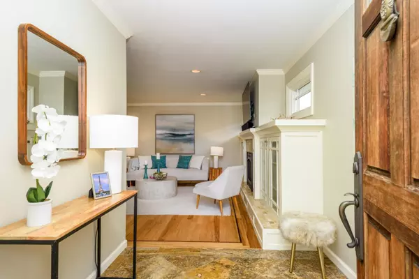 Half Moon Bay, CA 94019,607 Alsace Lorraine Ave