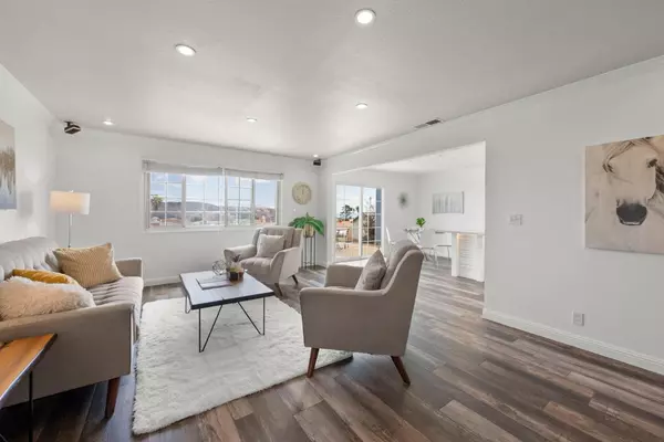 Daly City, CA 94015,6 John Glenn CIR