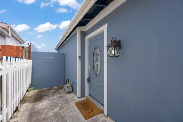 Daly City, CA 94015,6 John Glenn CIR
