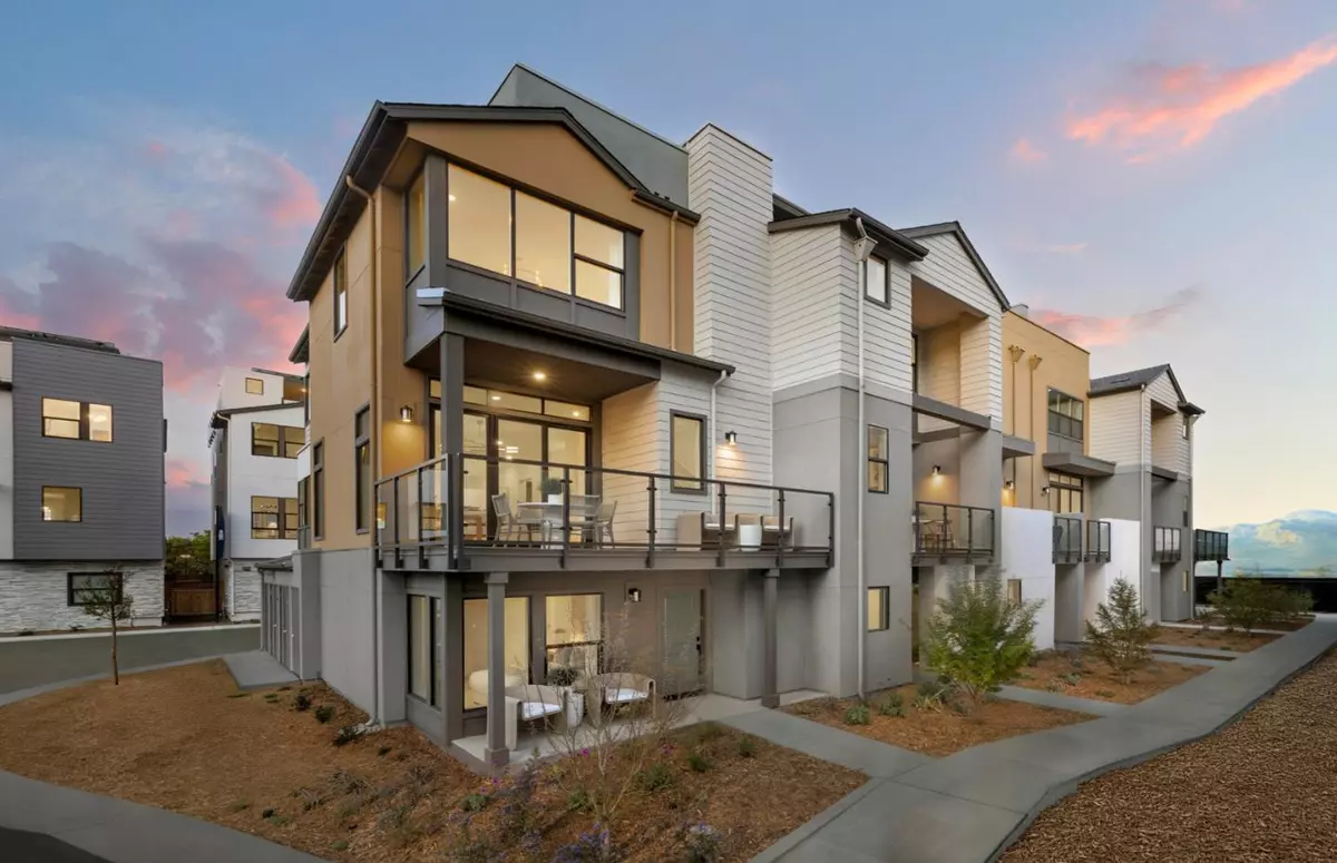 San Mateo, CA 94403,2305 Red Oak CT