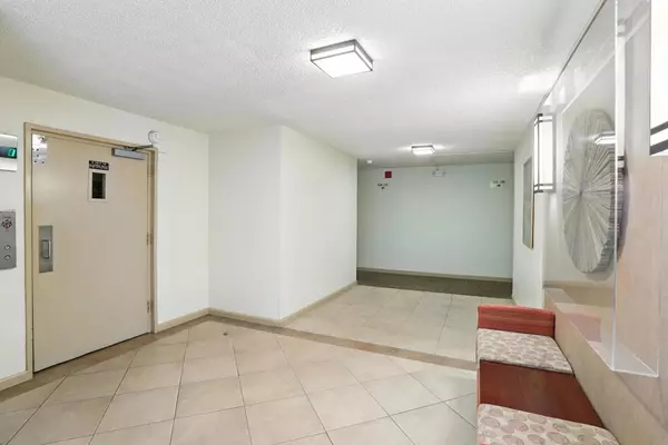 Foster City, CA 94404,1171 Compass LN 211