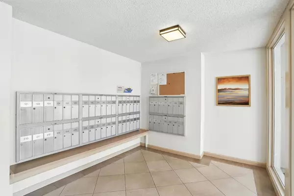 Foster City, CA 94404,1171 Compass LN 211