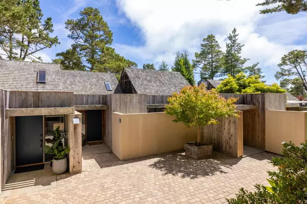 24520 Outlook DR 8, Carmel, CA 93923