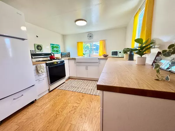 Santa Cruz, CA 95060,2120 N Pacific AVE 53