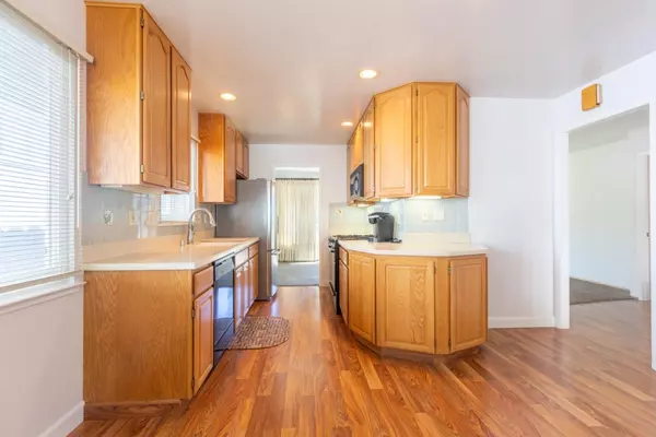 Pacifica, CA 94044,1122 Grand Teton DR