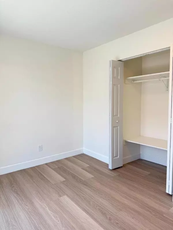 South San Francisco, CA 94080,318 3rd Lane A