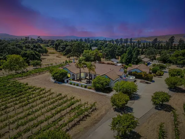 1152 Little River DR, Hollister, CA 95023