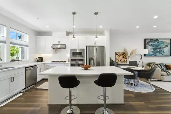 Mountain View, CA 94043,2016 Thea CIR