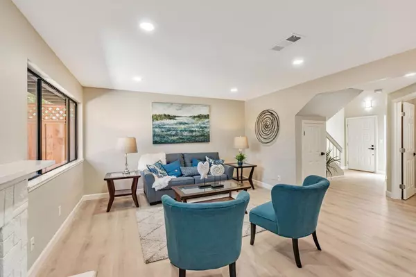 Gilroy, CA 95020,751 Williamsburg WAY