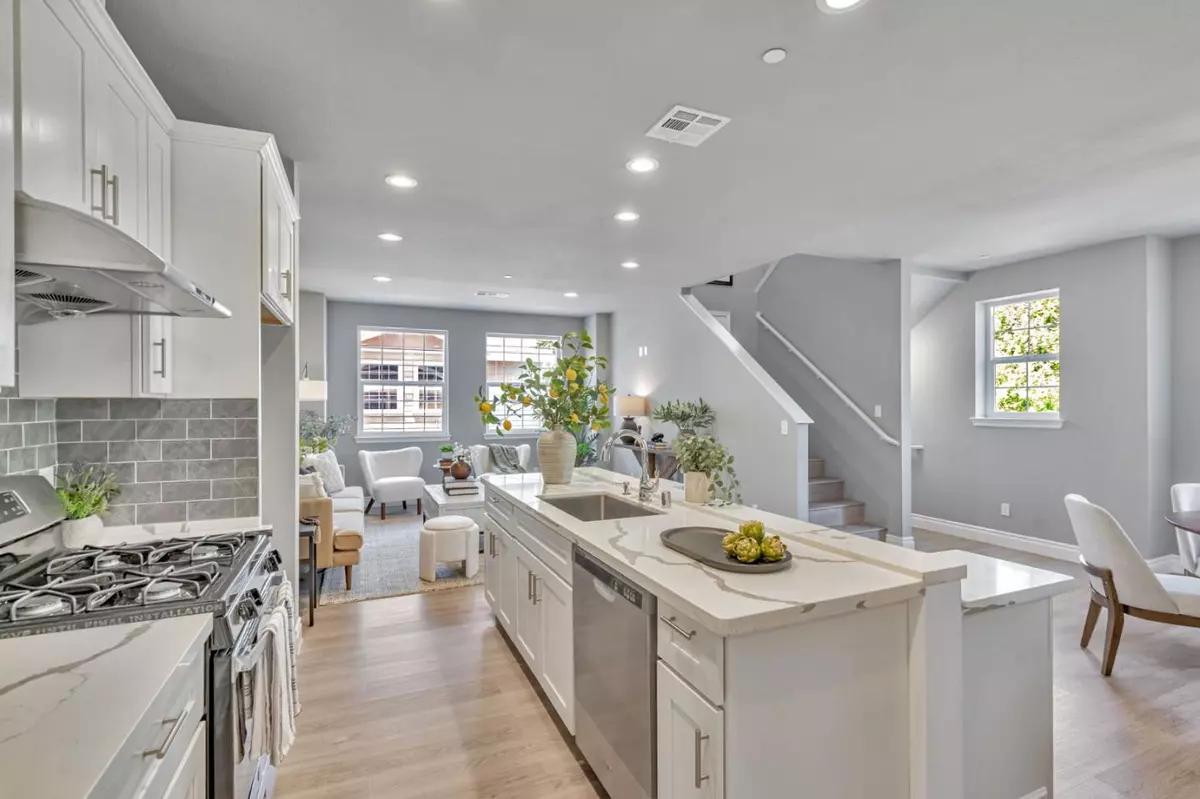 Hayward, CA 94544,24757 O'Neil AVE