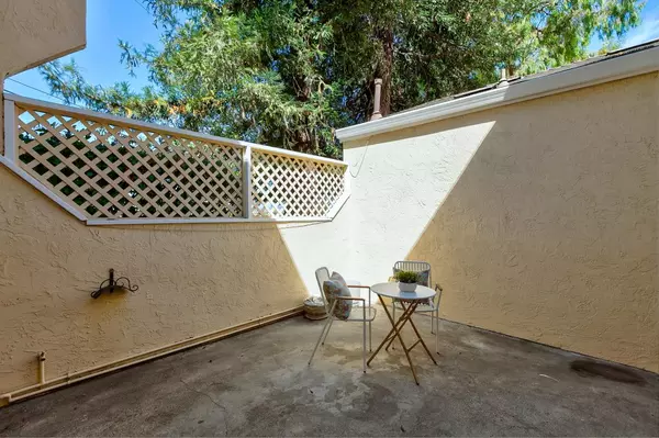 San Jose, CA 95129,1005 Tulipan DR