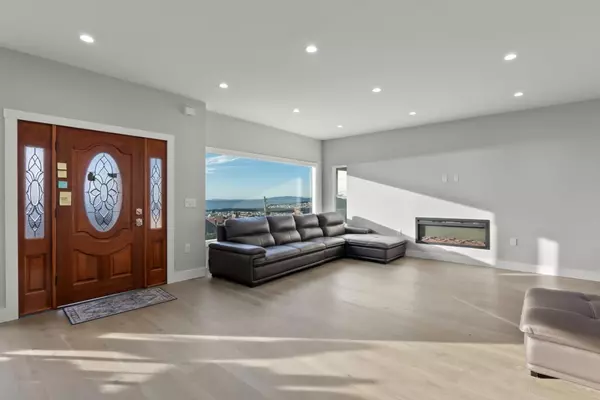 San Francisco, CA 94116,2024 15th AVE