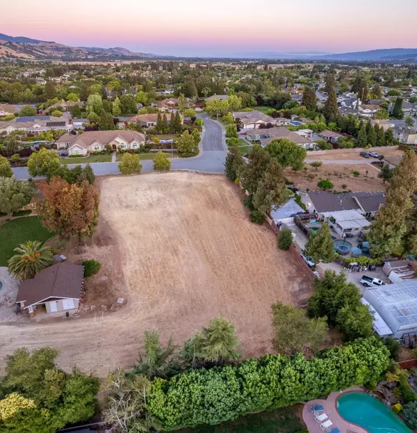 Morgan Hill, CA 95037,17381 Jean CT