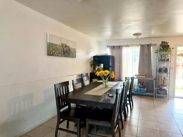 Salinas, CA 93906,634 Yreka DR
