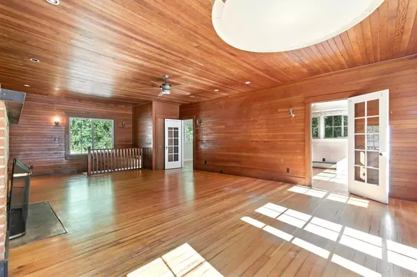 Los Altos Hills, CA 94022,27586 Moody RD