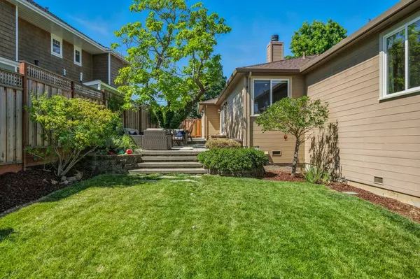 Redwood City, CA 94062,3 Northview WAY