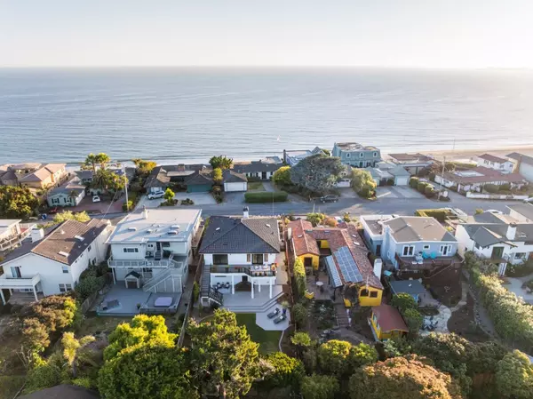 Aptos, CA 95003,641 Bayview DR