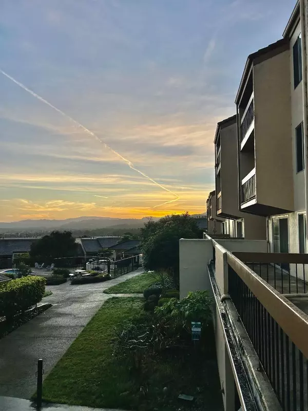 Monterey, CA 93940,3104 Golden Oaks LN