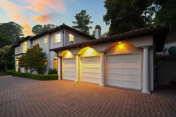 Hillsborough, CA 94010,2855 Churchill DR