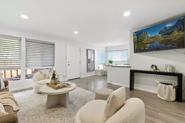 San Mateo, CA 94403,3015 Los Prados ST 109
