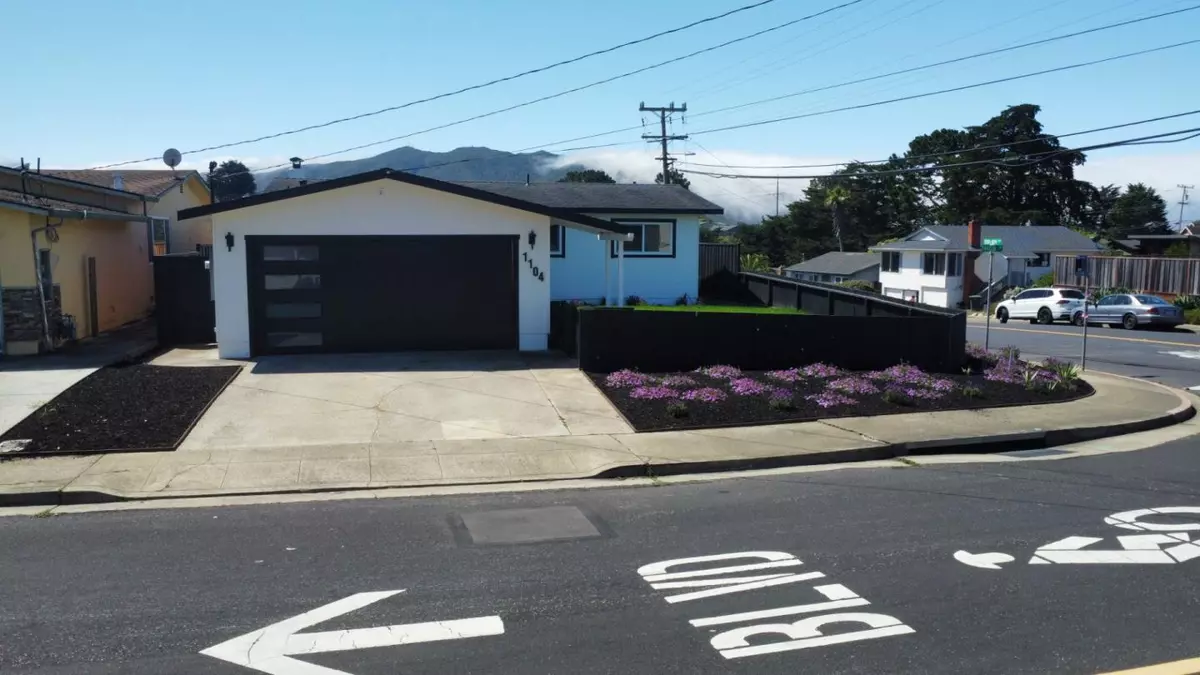 Pacifica, CA 94044,1104 Fassler AVE