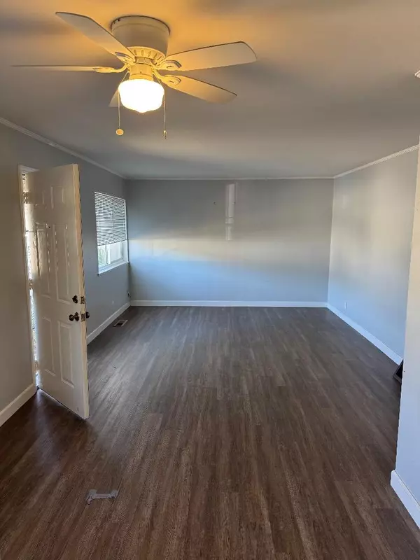 San Mateo, CA 94401,932 N Idaho ST