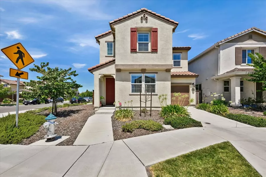 2466 Buzz Aldrin WAY, Sacramento, CA 95834