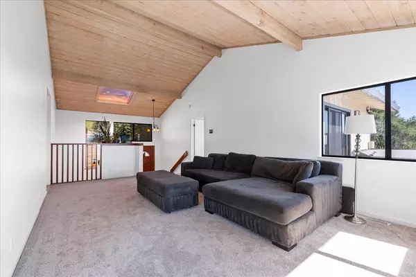 Los Gatos, CA 95033,25435 Hutchinson RD