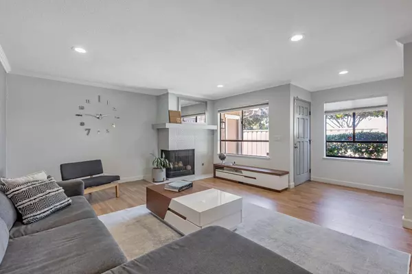 Campbell, CA 95008,440 W Hacienda AVE