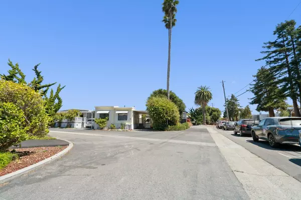 Santa Cruz, CA 95062,1555 Merrill ST 70