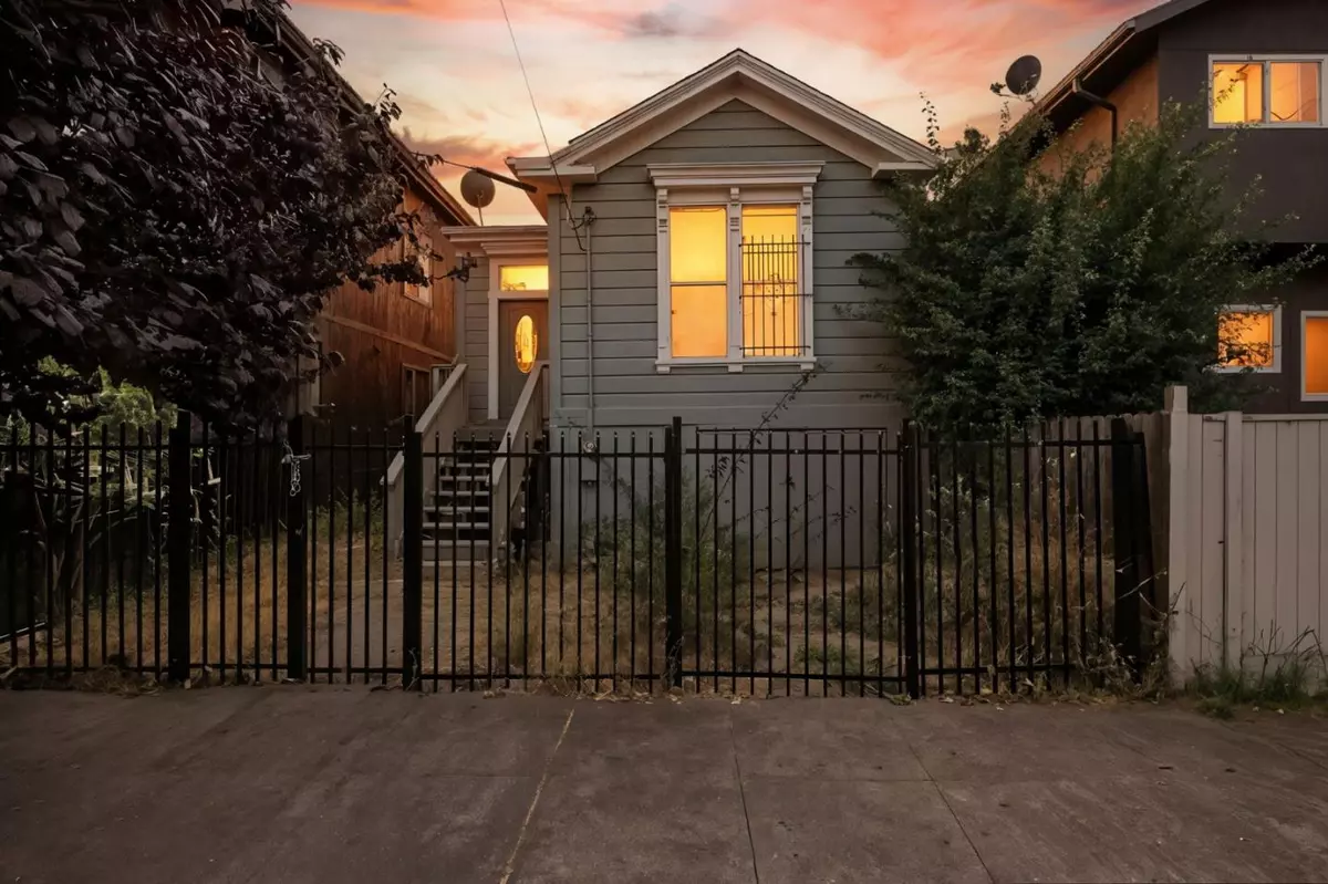 Oakland, CA 94607,943 26th ST