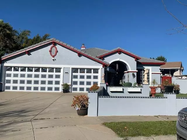 15 Twain CIR, Salinas, CA 93906
