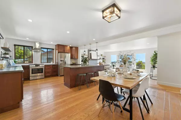 Oakland, CA 94605,8730 Burr ST