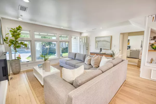 Redwood City, CA 94063,952 6th AVE