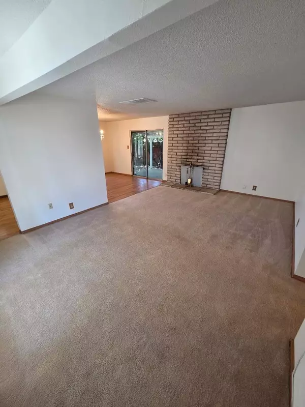 Los Banos, CA 93635,405 N Santa Ana ST
