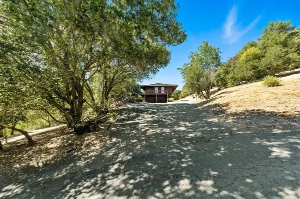 Los Altos Hills, CA 94022,12750 Canario WAY