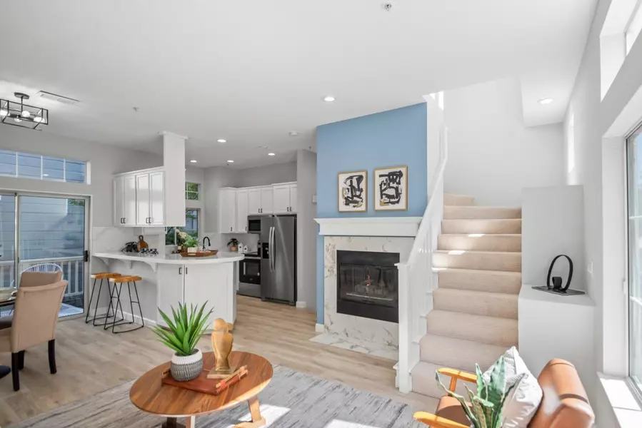 979 Pinto Palm TER 13, Sunnyvale, CA 94087