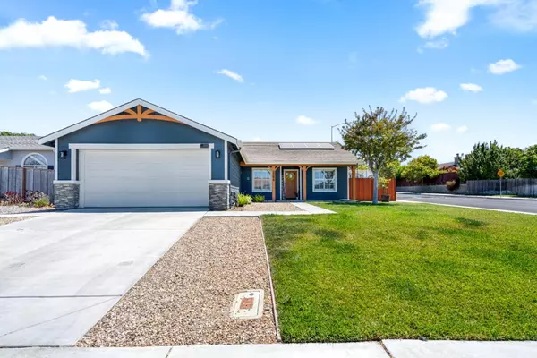 2399 Paradise DR, Hollister, CA 95023