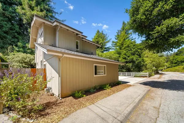 Aptos, CA 95003,146 Aptos School RD