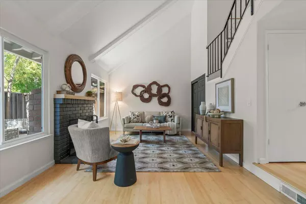 Los Gatos, CA 95032,535 Pine Wood LN