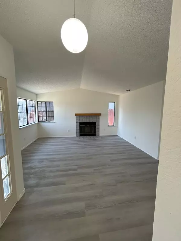 Sacramento, CA 95823,3985 Limestone WAY