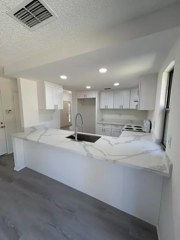 Sacramento, CA 95823,3985 Limestone WAY