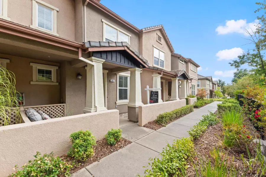 307 Blossom Rock LN 59, Folsom, CA 95630