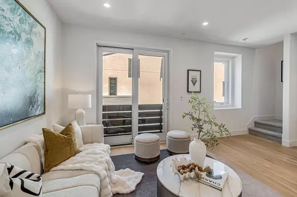 Palo Alto, CA 94303,1131 Esther CT